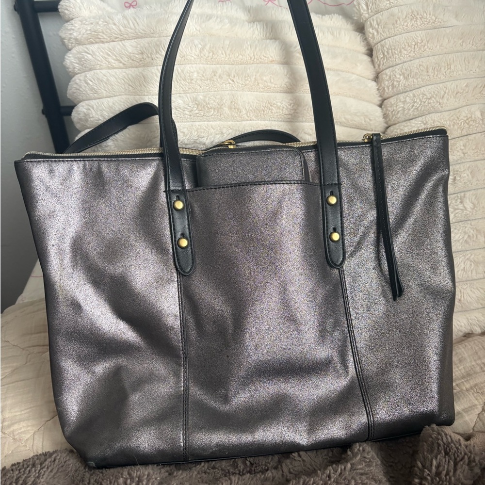 Fossil Metallic Silver-Gray Tote with Matching Wallet - Picture 2 of 6